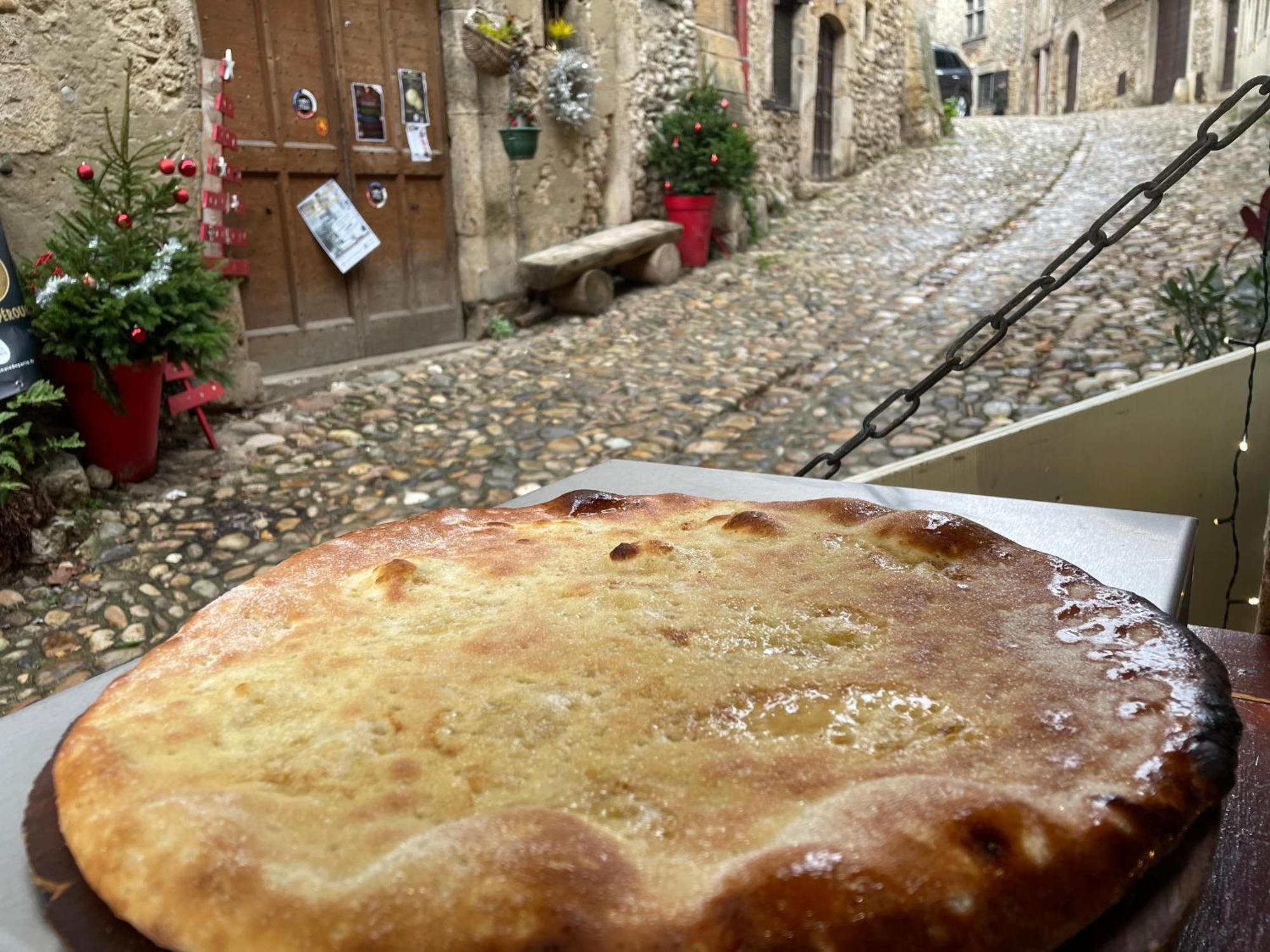 Chez Gabriel Et Sophie Otel Pérouges Dış mekan fotoğraf