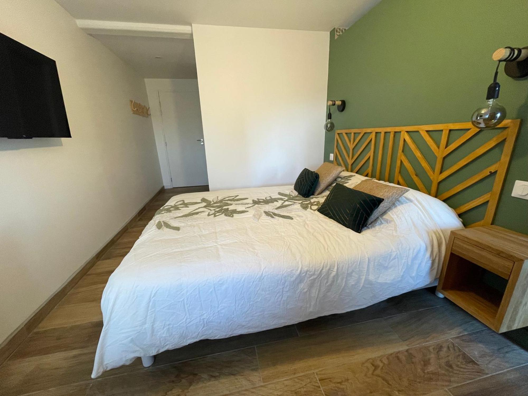 Chez Gabriel Et Sophie Otel Pérouges Dış mekan fotoğraf