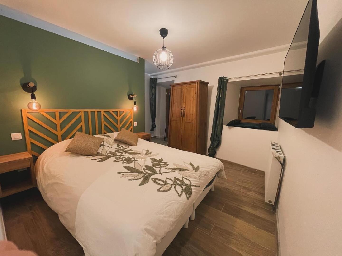 Chez Gabriel Et Sophie Otel Pérouges Dış mekan fotoğraf