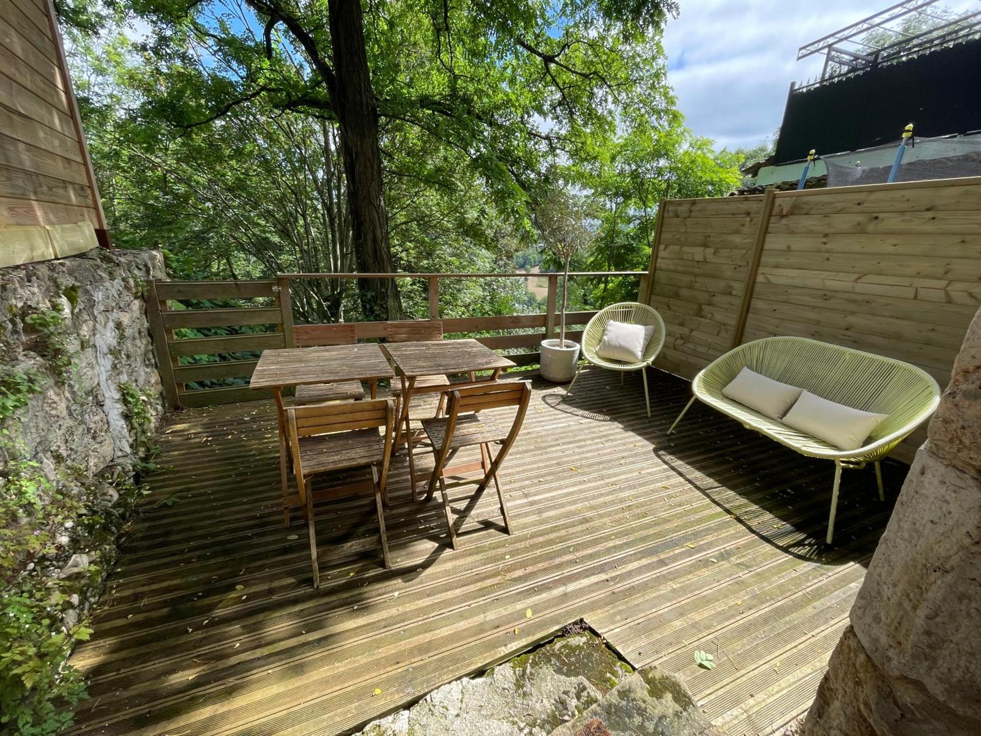Chez Gabriel Et Sophie Otel Pérouges Dış mekan fotoğraf